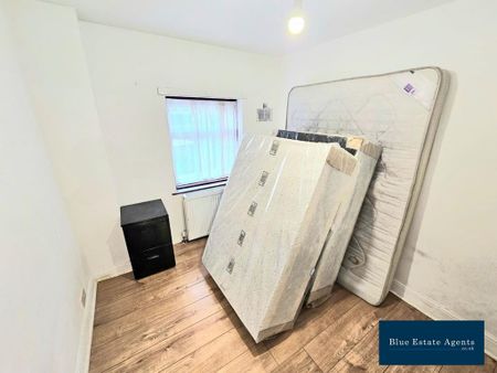 5 bedroom terraced house to rent - Photo 4