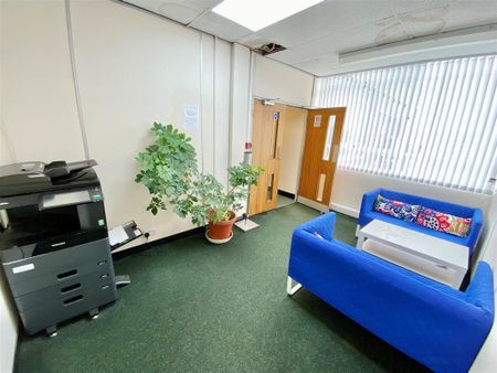 Property to rent - Photo 5