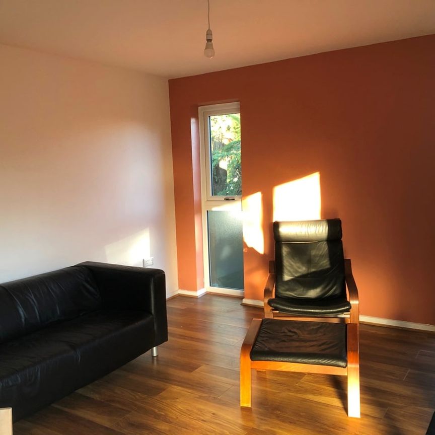 2 Bed Flat, Southcote Road, RG30 - Photo 1