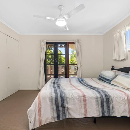 Elevated Queenslander in Prime Sherwood Location - Photo 5