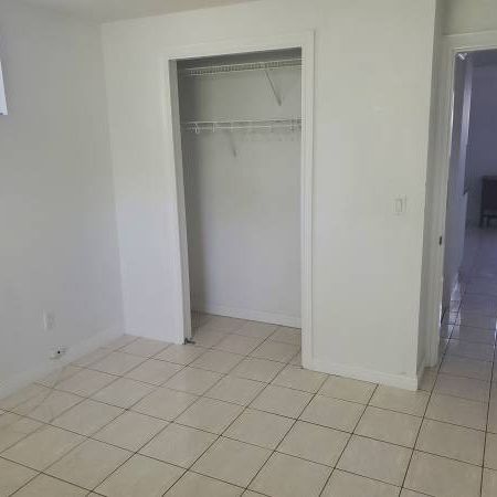 1 Bedroom-Killarney Area - Photo 3