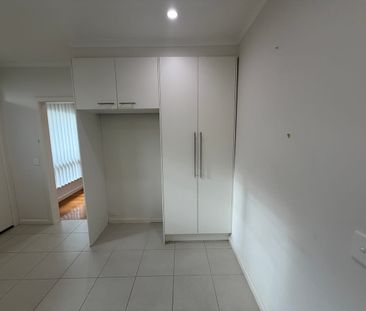 Quietly Positioned Villa Unit in Prime Caulfield North Pocket - Photo 2