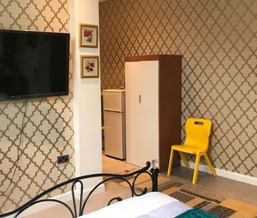 Studio to rent - Photo 6