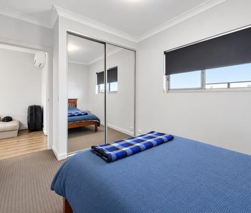 Stylish, Sun-Filled Living with Parkside Views in Prospect - Photo 4
