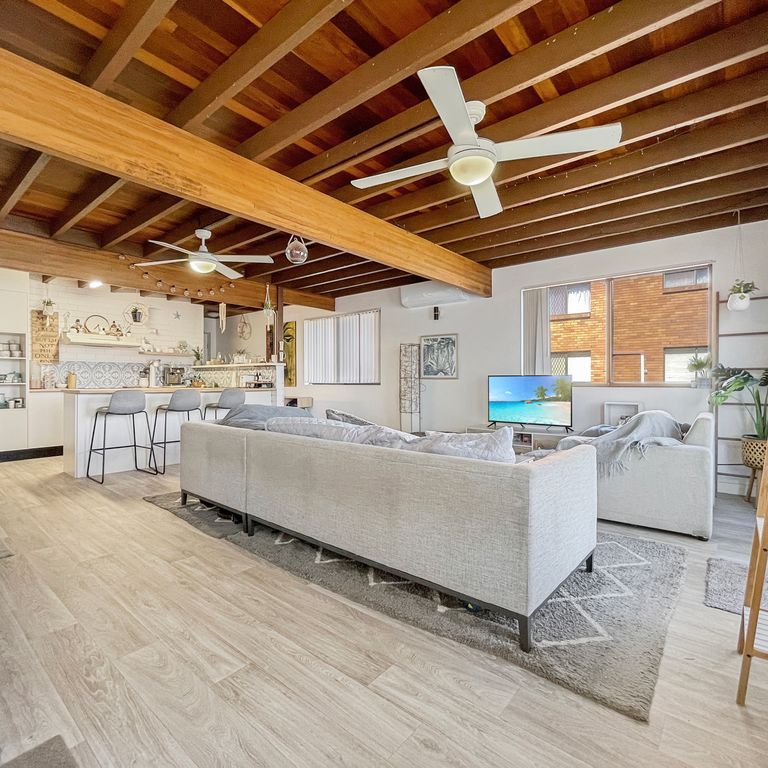 Waterfront Unit in Sought after Location! - Photo 1