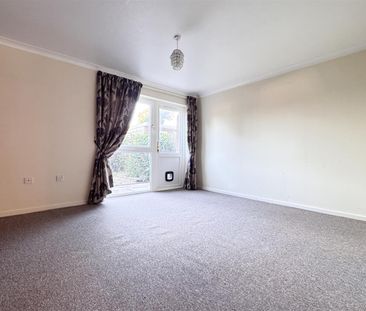 Jephson Close, Eastbourne, BN20 7JJ - Photo 2