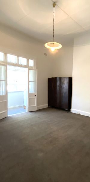 Spacious Studio - Photo 1