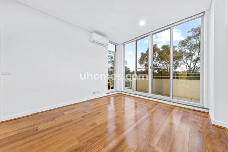 407/1 The Piazza,Wentworth Point,New South Wales 2127, Sydney - Photo 2