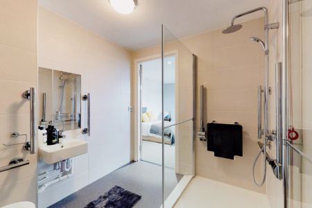 Superior EnSuite - Photo 4