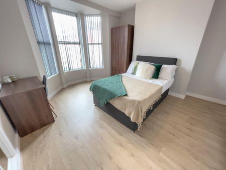 7 bedroom terraced house to rent - Photo 3