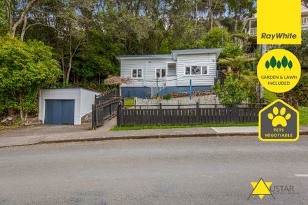 Two Bedroom and One Bathroom in Titirangi! Lawns and Gardens Included! - Photo 4