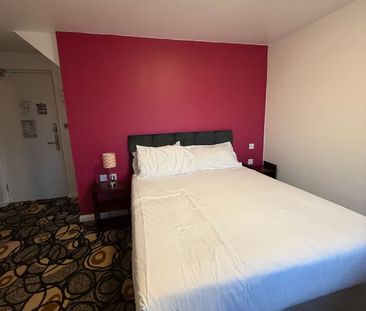 Room 104, SimplyStay Lincoln Road, Skegness, Lincolnshire, PE25 2EA - Photo 5