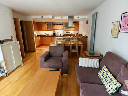 2 Bed Flat, Millharbour, E14 - Photo 2