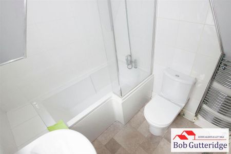 2 bedroom terraced house to rent - Photo 3