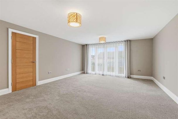 Chessetts Wood Road, Lapworth, Solihull, B94 - Photo 1