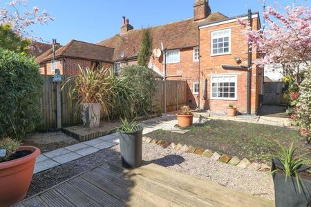 2 bedroom end of terrace house to rent - Photo 5