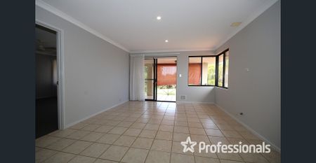 Elegant Double-Storey Home in Prestigious Pelican Point! - Photo 4