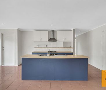 4 Ranfurlie Circuit, Melton West, Vic 3337 - Photo 5