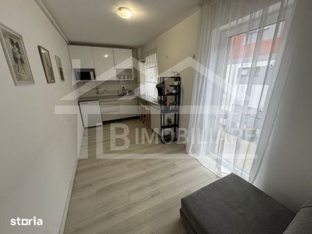 Apartament cu o camerea, 37mp, garaj , Zona Crinului Residence - Fotografie 4
