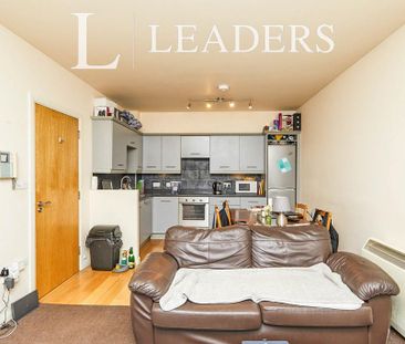 2 bedroom flat to rent - Photo 2