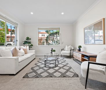 Easy Living Villa with Street Frontage - Photo 2