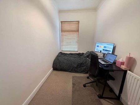 Park Street, Manchester, M27 - Photo 4