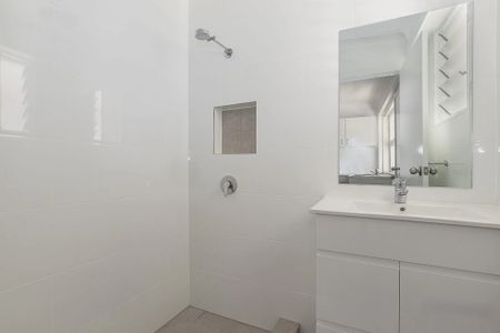 2/6 Hodel Street, Rosslea QLD 4812 - House For Rent - $385 | Domain - Photo 5