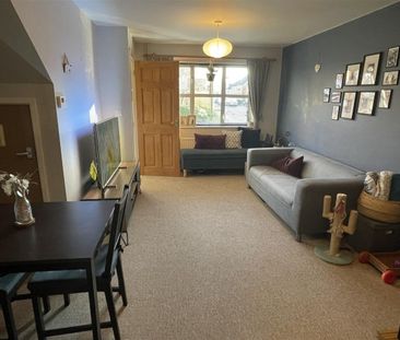 Millbank, Cam - Photo 2