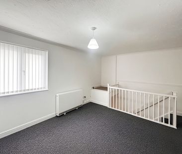 School Hill, CHEPSTOW - Photo 5