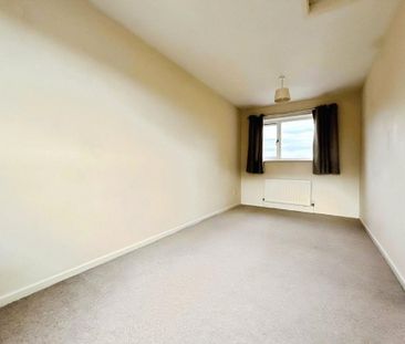 4 bedroom detached house to rent - Photo 2