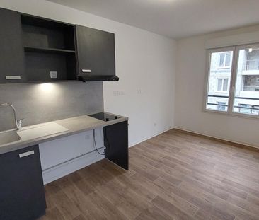 location Appartement T3 DE 63.15m² À JASSANS RIOTTIER - Photo 2