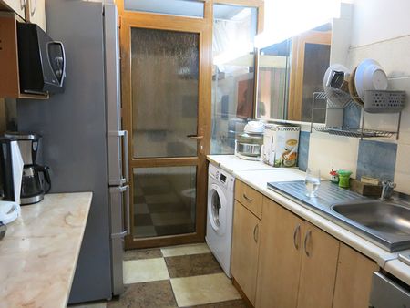 Ground floor house 4 rooms for rent Iasi Center - Photo 2