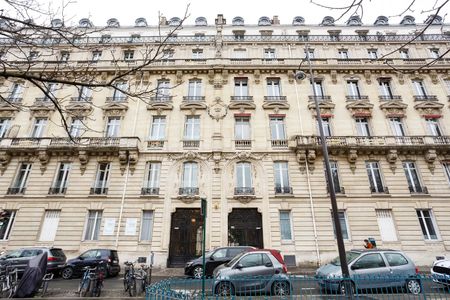 location Appartement T3 DE 98m² À PARIS - Photo 3