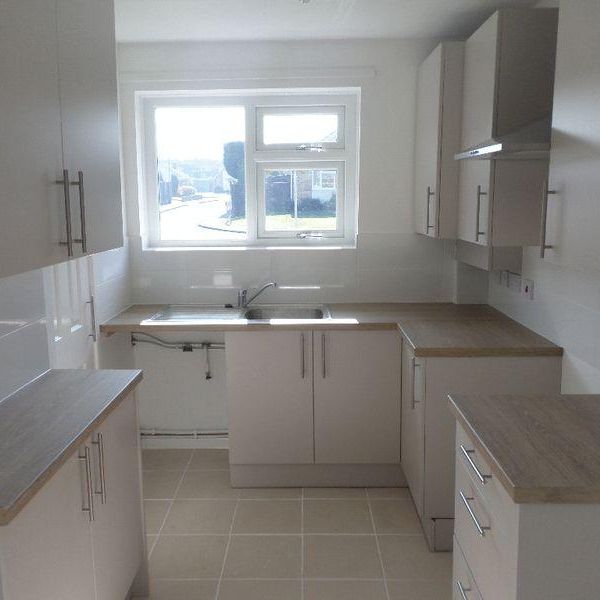 2 bedroom bungalow to rent - Photo 1