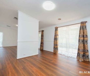 Spacious 3 Bedroom Home in Bonython – Available Now - Photo 2