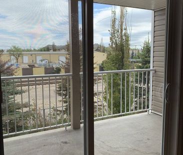 Parkdale Manor - Photo 3