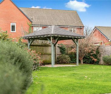 4 bedroom detached house to rent - Photo 1