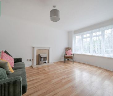 3 bedroom end of terrace house to rent - Photo 2