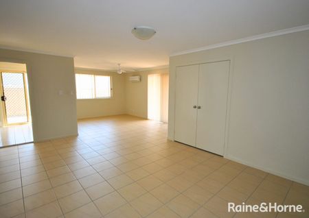 Comfortable Family Living in a Convenient Location - Photo 4