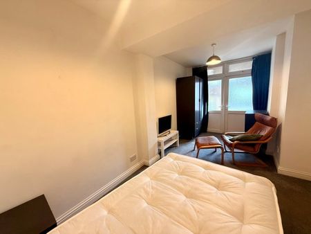 Burgoyne Road, Southsea - Photo 3