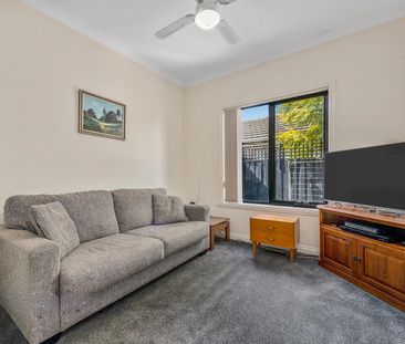14 Jeanette Street, Clayton South VIC 3169 - House For Rent | Domain - Photo 3