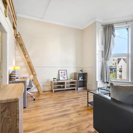 2 VICTORIA TERRACE Leeds - LS3 1BX - Photo 3