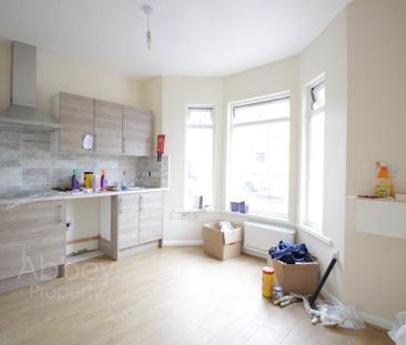 Crawley Road - 1 mins from Town Centre - LU1 1HX - Photo 4