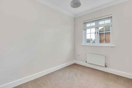 4 bedroom detached house to rent - Photo 5