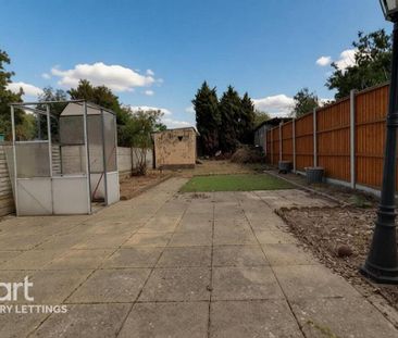 3 bedroom semi-detached house to rent - Photo 5