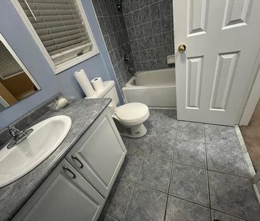 For Lease - 38 Charcoal Way, Brampton, Ontario - Photo 4