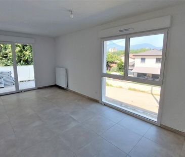 location Appartement T3 DE 58.7m² À SAINT EGREVE - Photo 2