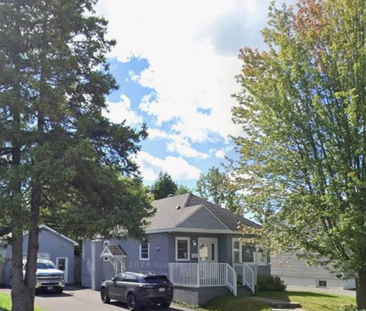 For Lease - 422 Regis Avenue, Vanier and Kingsview Park, Ontario - Photo 5