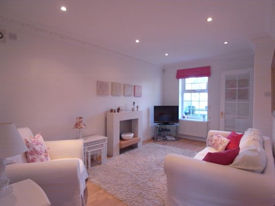 2 bedroom house to rent - Photo 1