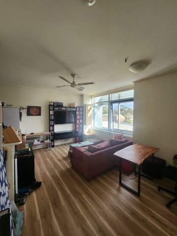 Carlton - Photo 3